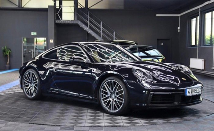 car-img