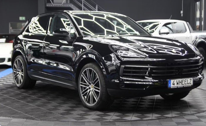 car-img